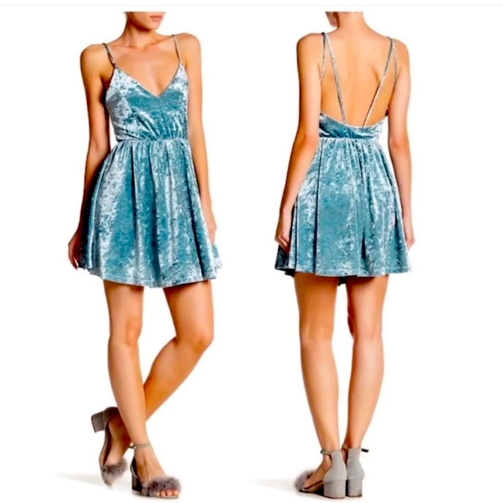 COPY - NWT stunning Romeo and Juliet couture crushed veltev mini dress